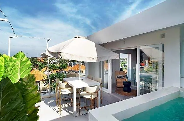 Apartment A.k.a The Cruise *